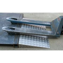 LADERAMPE-EXPERTEN - MATISERE Alu Warzenblech Stufenrampe / Bordsteinrampe Für 70mm Bordsteinhöhe - Traglast 2920kg Rampe LxB : 0.5m X 1.25m - Höhenunterschied 30 Bis 70mm - MBAC3