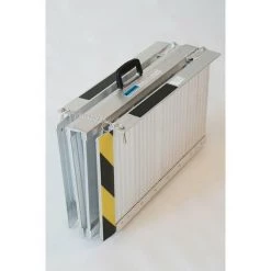 LADERAMPE-EXPERTEN - MATISERE Faltbare Rollstuhlrampe 900mm - Innere Breite 740mm, Mit Tragegriff, Traglast 300kg - RDP40100 -Anhänger & Zubehör Verkäufe 25862438 4