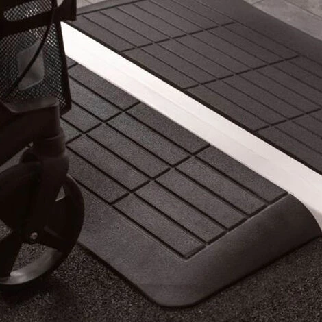 WILTEC Komfort-Linie-Türschwellenrampe Mit 3 Abgeschrägten Seiten, 35 Mm, 2500 Kg Traglast, Rollstuhlrampe 4 WILTEC Komfort-Linie-Türschwellenrampe Mit 3 Abgeschrägten Seiten, 35 Mm, 2500 Kg Traglast, Rollstuhlrampe – Bild 4