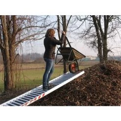 LADERAMPE-EXPERTEN - MATISERE Durchbrochene Mistrampe Leicht Und Handlich, Breite 500mm, Länge 3m, Ladehöhe 900mm, Mit Rändern, Gewicht 18kg - M055P/30