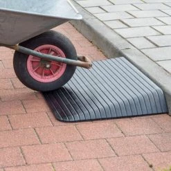 WILTEC Türschwellenrampe Budget Mit 3 Abgeschrägten Seiten, 65 Mm, 2500 Kg Traglast, Rollstuhlrampe -Anhänger & Zubehör Verkäufe 46570800 5