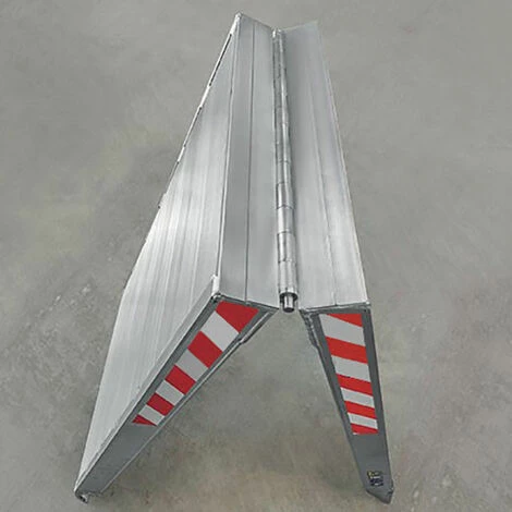 LADERAMPE-EXPERTEN - MATISERE Laderampe 80cm Lang - Innere Breite 940mm - Geriefelte Aluminiumrampe - Als Einzelstück - MPCI1800.1000.1000 1 LADERAMPE-EXPERTEN - MATISERE Laderampe 80cm Lang - Innere Breite 940mm - Geriefelte Aluminiumrampe - Als Einzelstück - MPCI1800.1000.1000