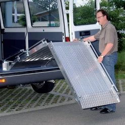 LADERAMPE-EXPERTEN - MATISERE Schwenkbare Einbaurampe - Breite 1020mm, Länge 1800mm (gefaltet 1030mm), Ladehöhe 415mm, Traglast 450kg Mit Achsenabstand 1000mm - RRD06 8 LADERAMPE-EXPERTEN - MATISERE Schwenkbare Einbaurampe - Breite 1020mm, Länge 1800mm (gefaltet 1030mm), Ladehöhe 415mm, Traglast 450kg Mit Achsenabstand 1000mm - RRD06 -Anhänger & Zubehör Verkäufe 64209314 4