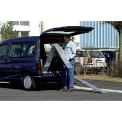 LADERAMPE-EXPERTEN - MATISERE Leichte Auffahrrampe 2420mm, Fest Und Klappbar - Innenbreite 200mm, Ladehöhe 690mm - AOS-W200-2