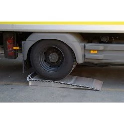 LADERAMPE-EXPERTEN - MATISERE Tragfähige Auffahrkeil Aus Aluminium - Höhe 190 Mm - Länge 1440mm - Breite 500mm - Traglast 12000kg - RC/4 8 LADERAMPE-EXPERTEN - MATISERE Tragfähige Auffahrkeil Aus Aluminium - Höhe 190 Mm - Länge 1440mm - Breite 500mm - Traglast 12000kg - RC/4 -Anhänger & Zubehör Verkäufe 64210199 4